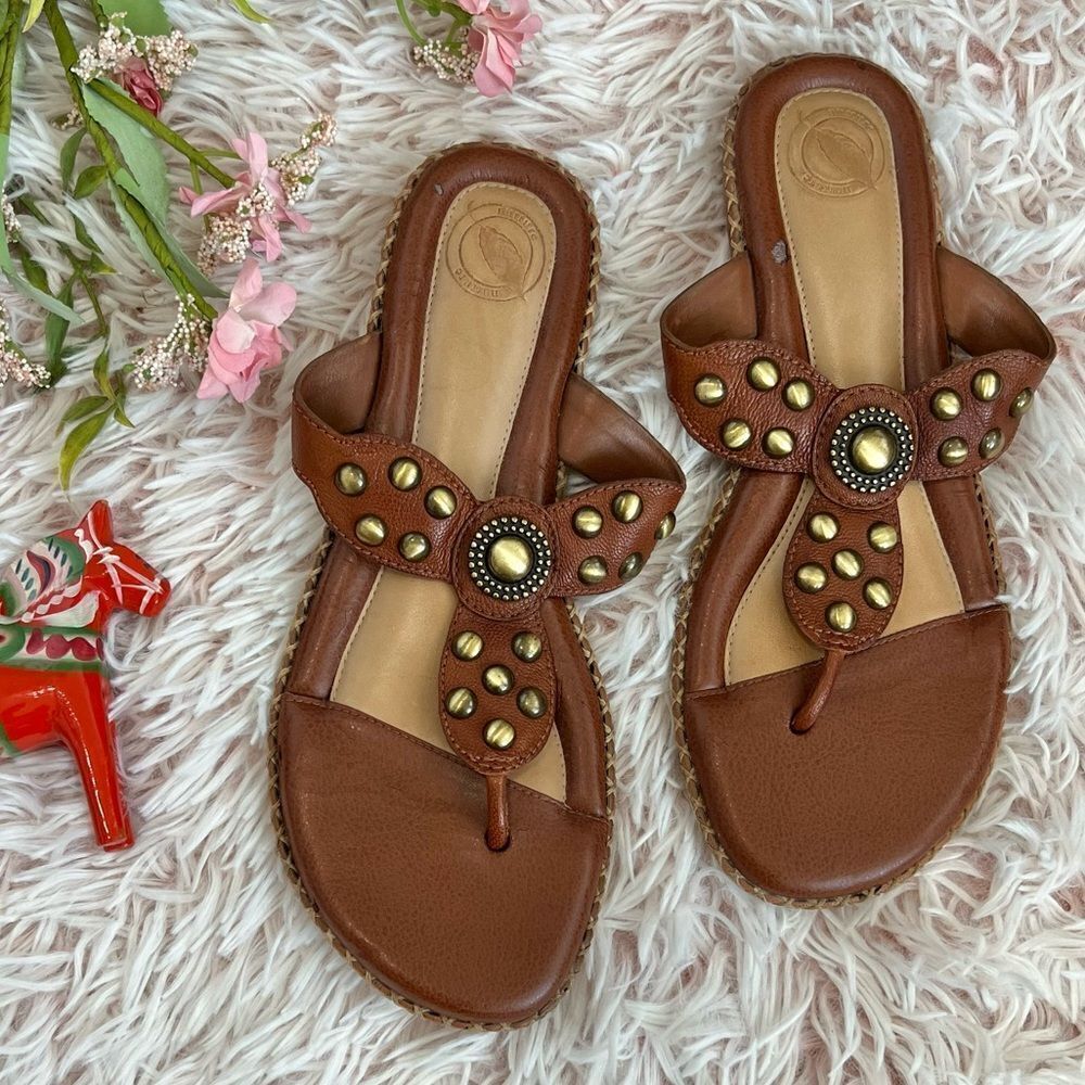 Nurture Brown‎ Pedro Leather Flip Flop Sandals Bronze Studded Stitched Sz 7.5